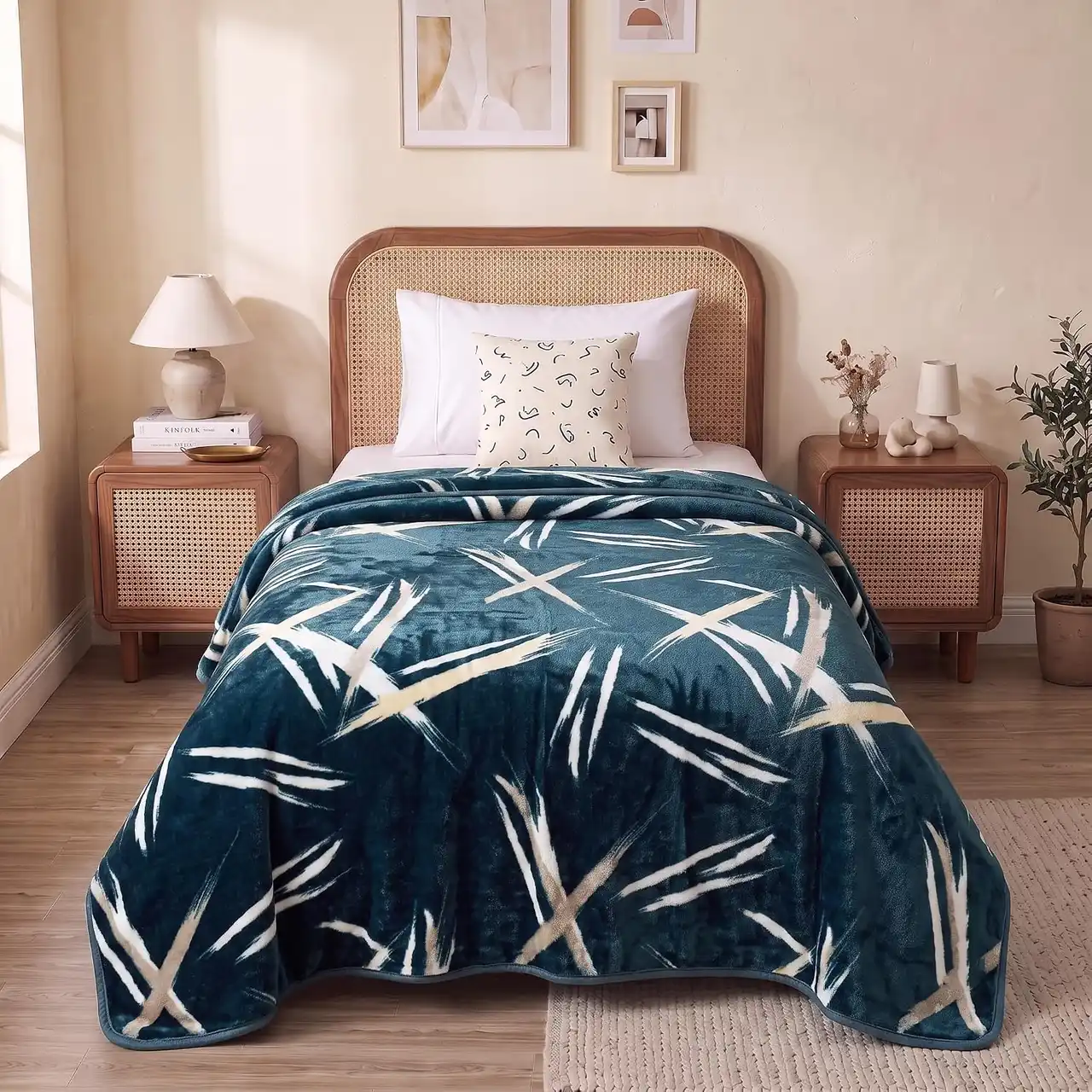BSB HOME single-bed mink fleece blanket in Ocean Blue, 142 x 203 cm